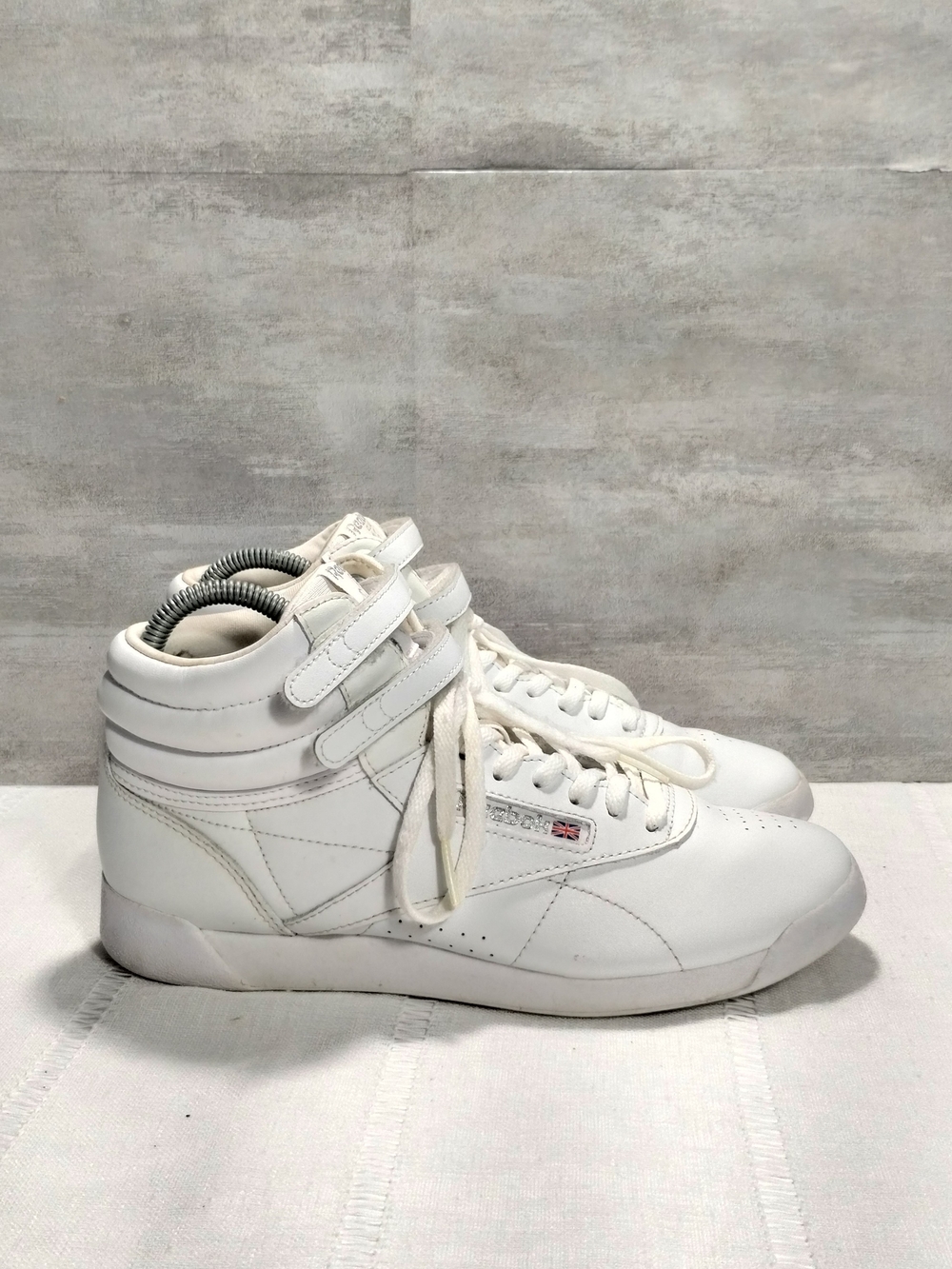Reebok Freestyle Hi High Tops Women 6.5 White Retro Athletic Shoes Sneakers 80s